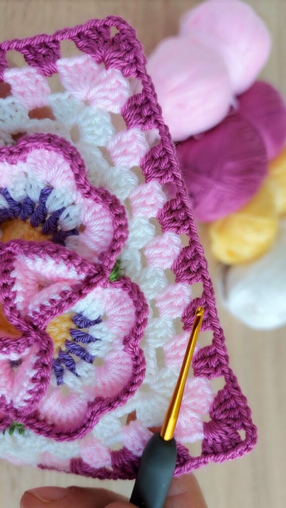 Super Easy 3D Crochet Motif Crocheted World