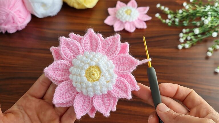 Effortless Crochet Rose Pattern - Create lovely crochet roses with this simple and easy-to-follow pattern