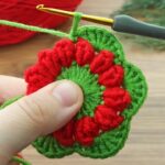 Two-Color Easy Crochet Flower Motif Pattern - Create charming two-color crochet flower motifs with ease using this simple pattern